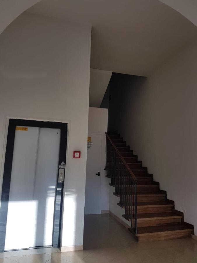 Apartamento Vittoria Marina Di ปิเอตราซานตา ภายนอก รูปภาพ